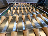 Dây chuyền sản xuất kem ốc quế cuộn dài 14m Vận hành 101 tấm nướng