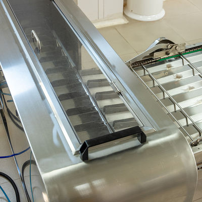 Băng tải làm mát và tập hợp tự động cho quy trình công nghiệp, nguồn điện 220V 380V