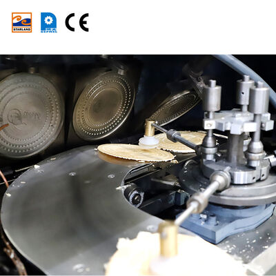 Thiết bị sản xuất bánh quy bằng thép không gỉ được tích hợp với hệ thống điều khiển PLC đảm bảo các tiêu chuẩn sản phẩm nhất quán